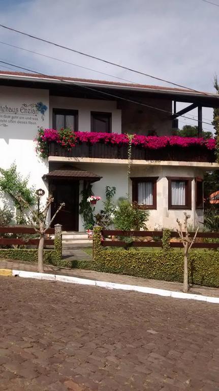 Hospedaria Gastehaus Enzian Treze Tilias Ngoại thất bức ảnh
